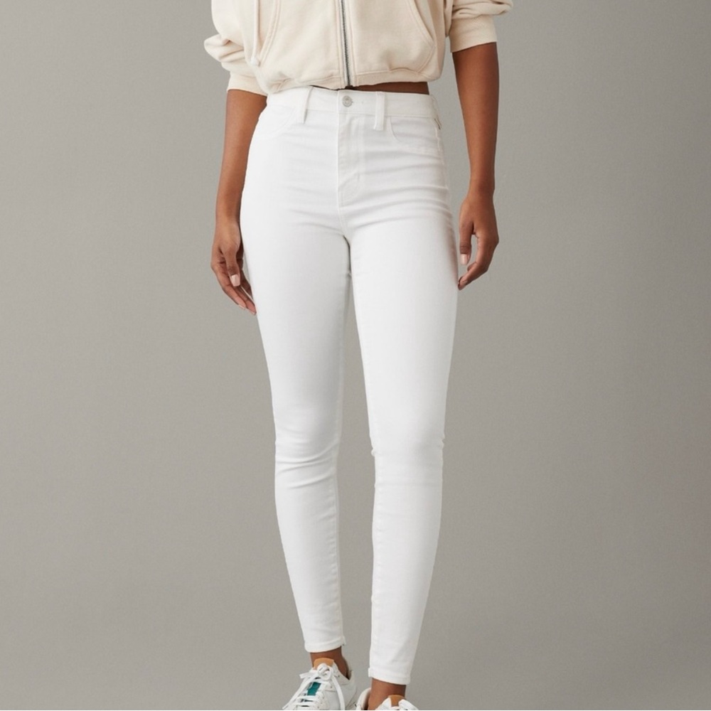 American Eagle Outfitters Super Hi-Rise White Jeans Ne(x)t Level Stretch